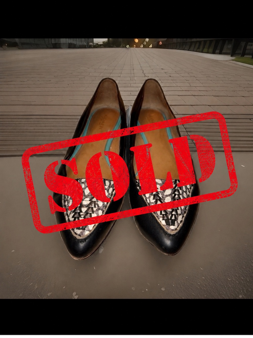Coach Black Leather Pointed Toe Flats with Snakeskin Cap Toe Womens Sz 7.5B EUC